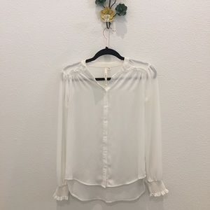 ❤️sold❤️ Bellatrix White long sleeve light blouse.
